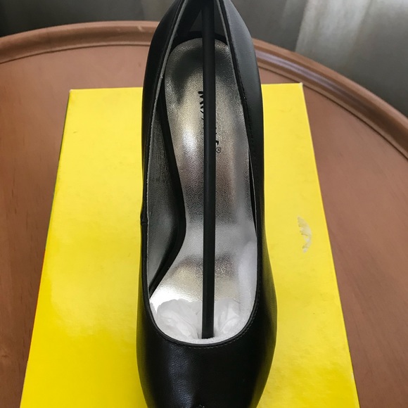 New Miss Me Black 4-1/2 inch open toe pumps 7.5 - Picture 6 of 7